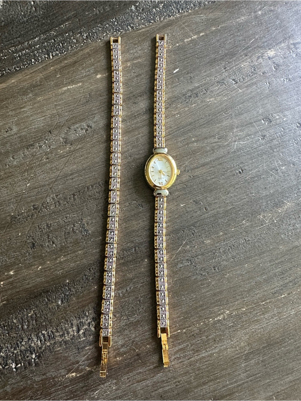 VTG Quartz Gold-Tone Women's  Tennis Bracelet Watch